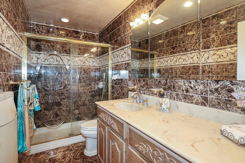 993 Ferngate Dr, Franklin Square 18-min 993 Ferngate Dr, Franklin Square 18-min
