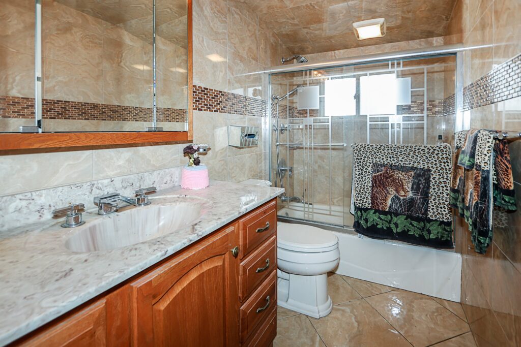 993 Ferngate Dr, Franklin Square 23-min 993 Ferngate Dr, Franklin Square 23-min